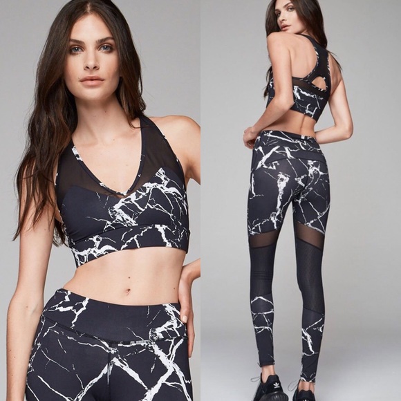 Varley Other - Varley RunYon Bra in Noir Marble